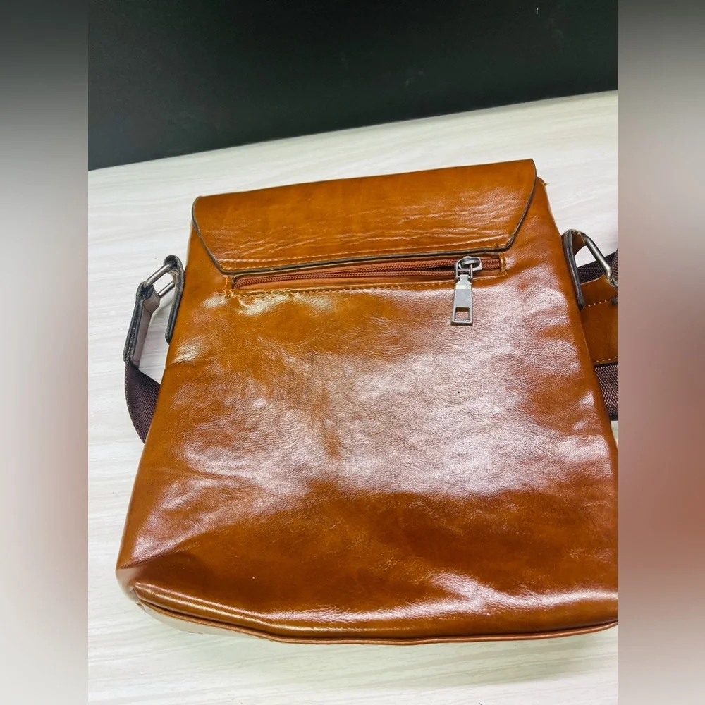 LRZZ Laorenzhizun Brown Leather  Unisex  Bag Small Purse Flaw Back pocket